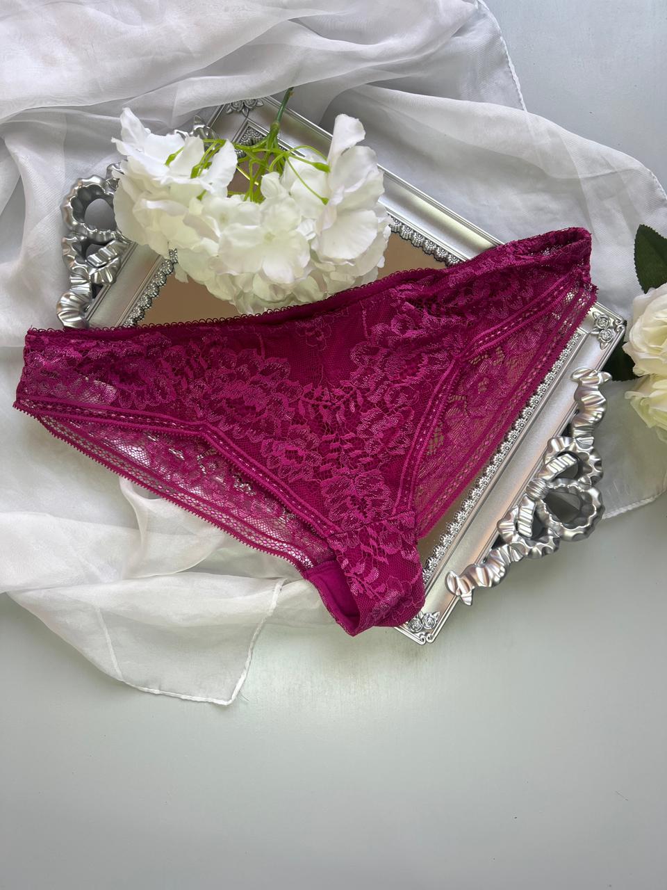 Magenta Lace Elegance – Medium