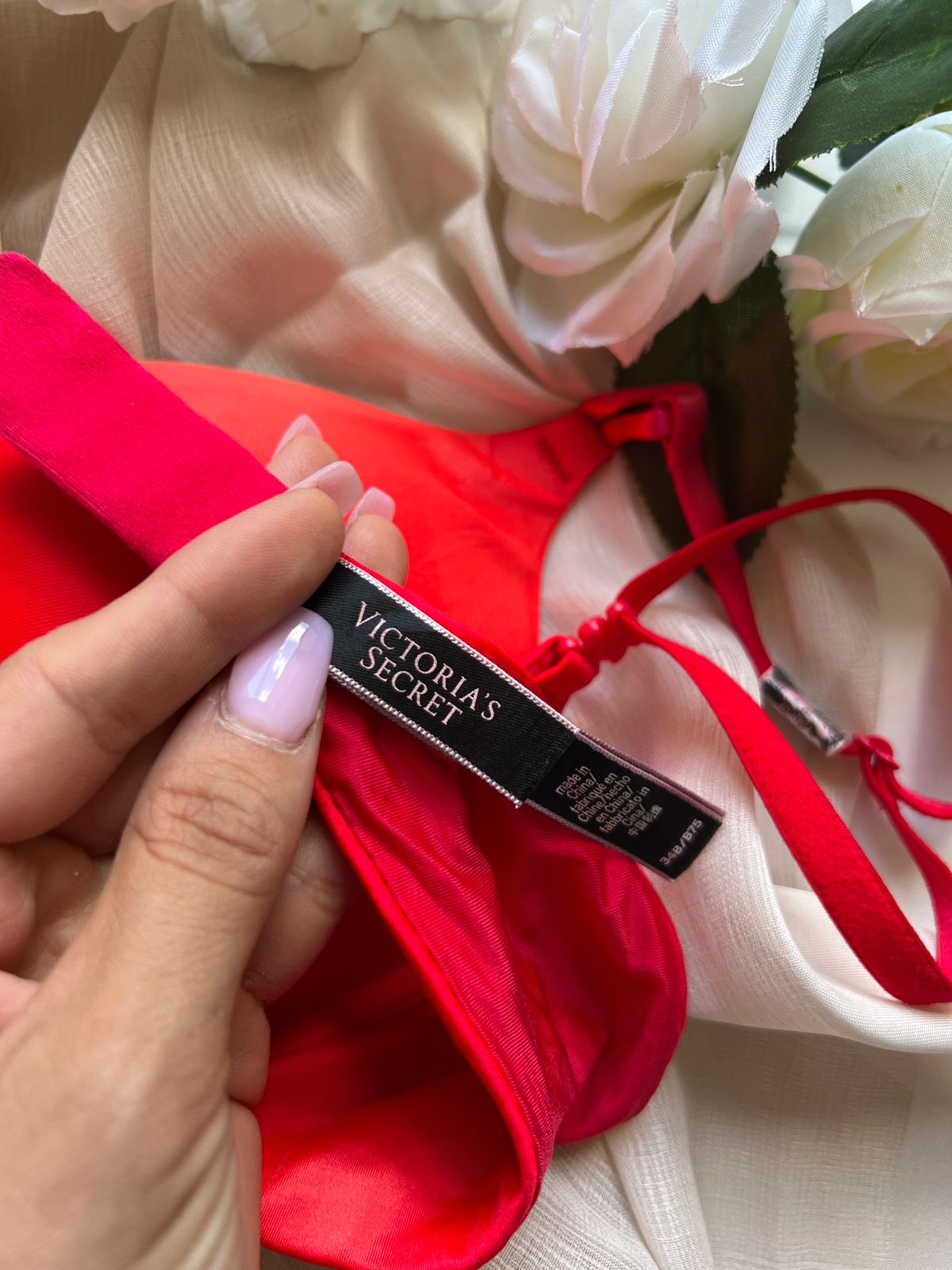 VICTORIA'S SECRET Classic Red Stain Bra (75)