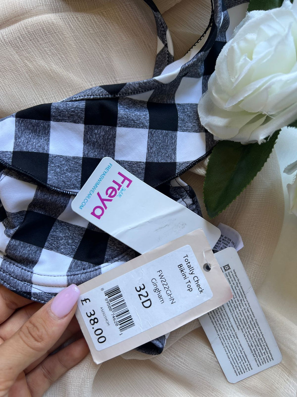 Black and White Checkered Bikini Top (85)