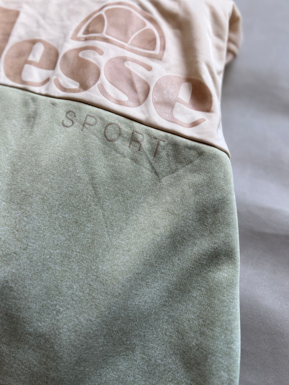 Ellesse Two-Tone Cropped Hoodie (xs-s)