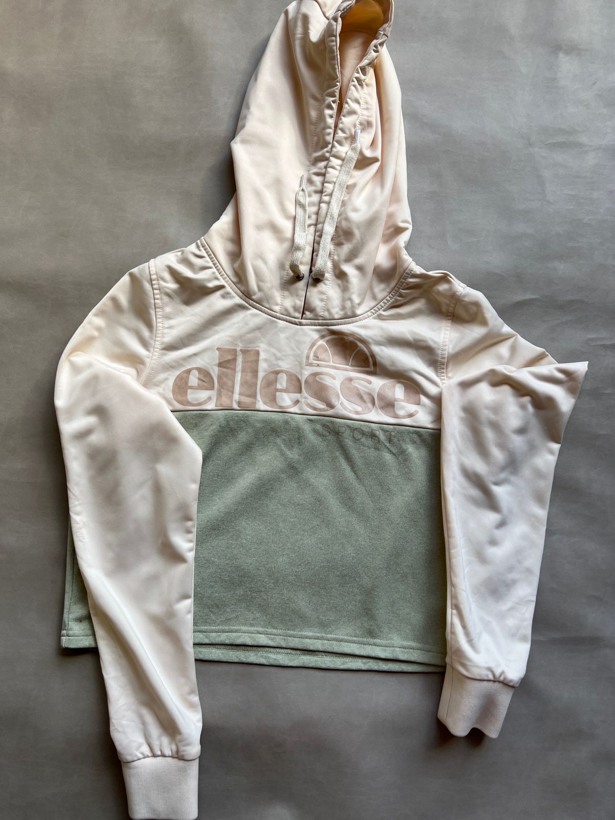 Ellesse Two-Tone Cropped Hoodie (xs-s)