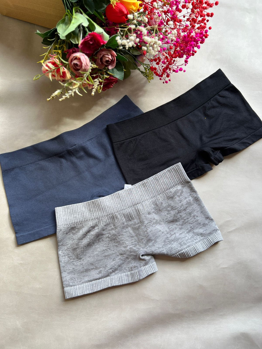 PRIMARK- seamless shorts (XS-S)