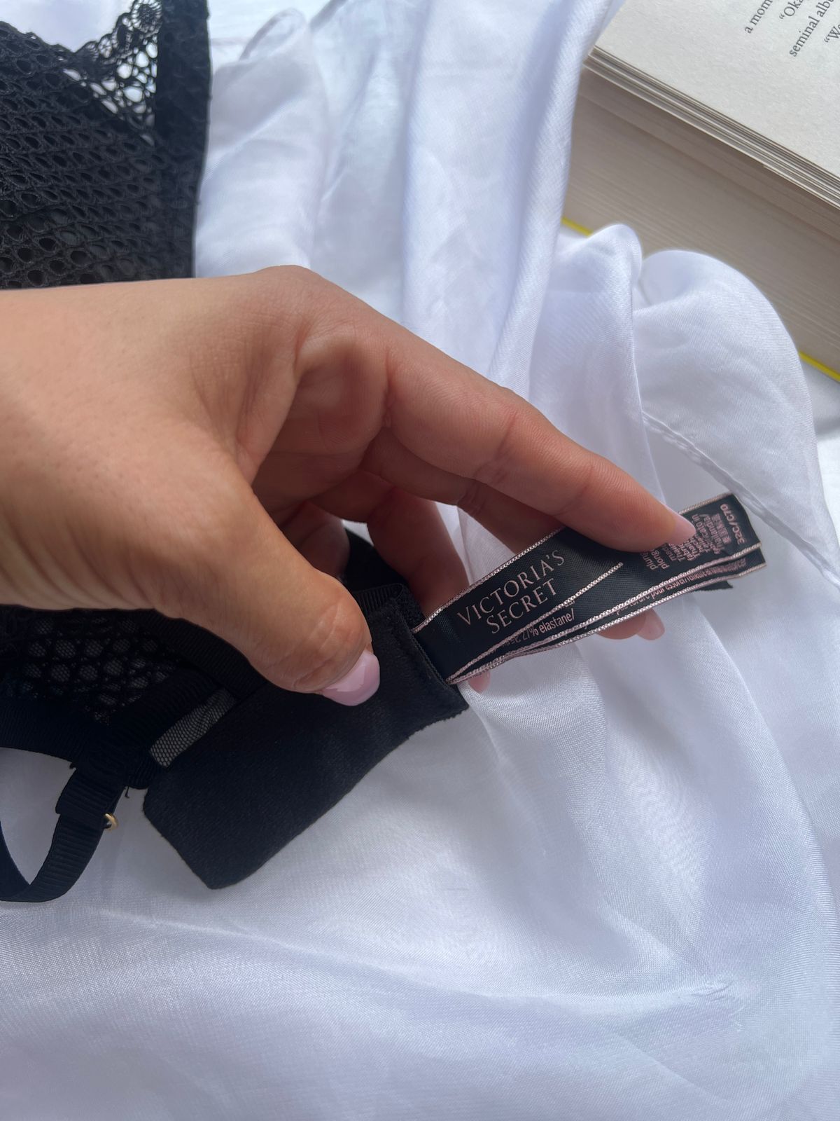 VICTORIA'S SECRET Black Mesh Circle Bra (70)