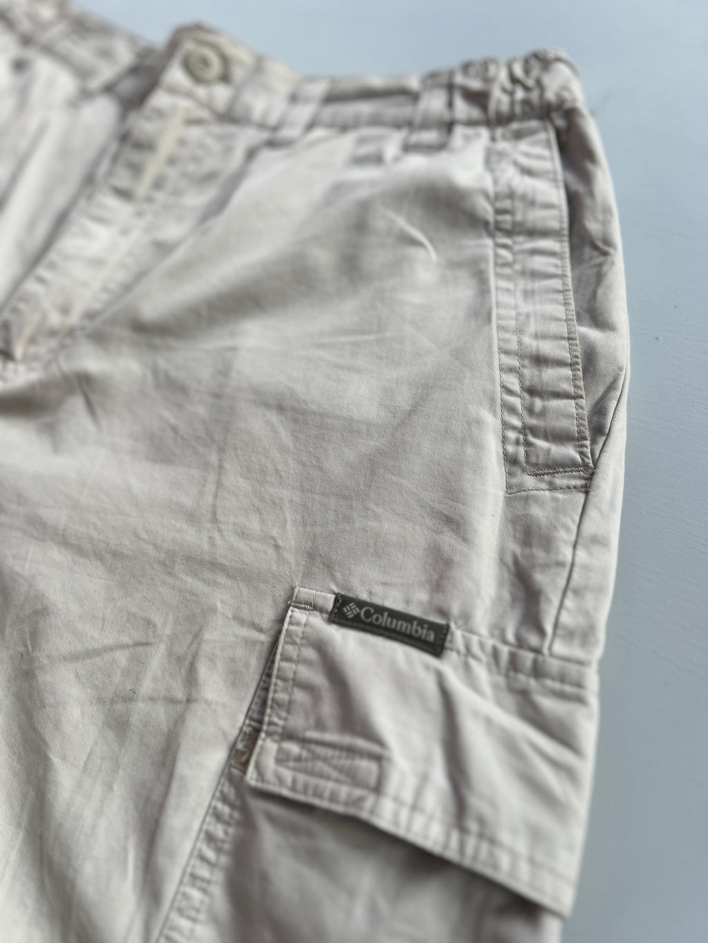 Light Beige Columbia Cargo Shorts (M-L)