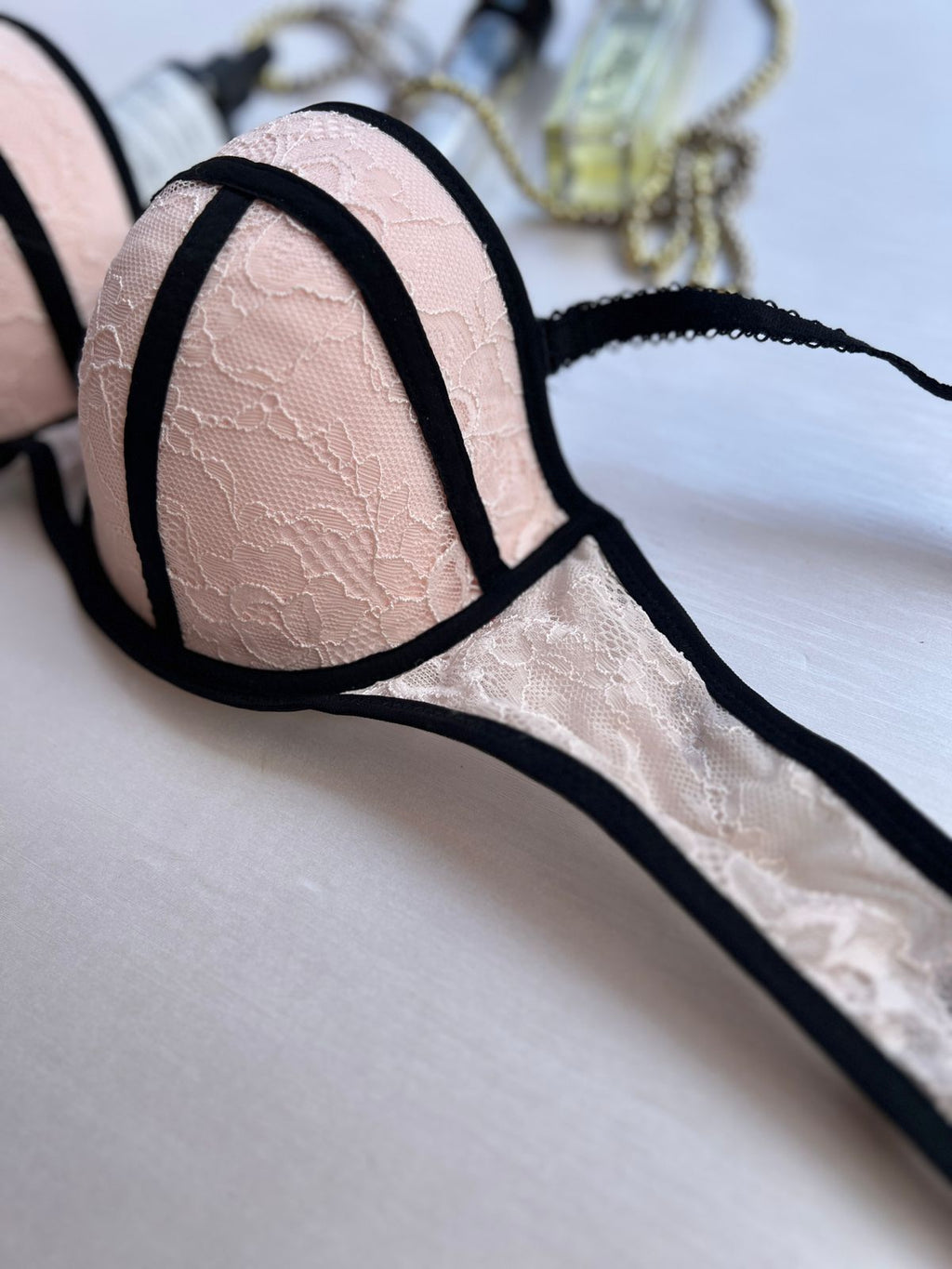 H&M Nude Black Race Bra (85)